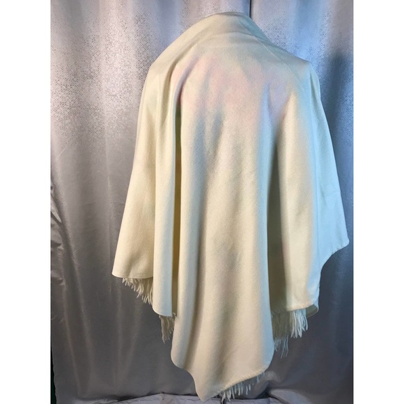 ๐๐๐SOLD Vintage Hand Embroidered Large Cream Wool Shawl - Picture 7 of 7